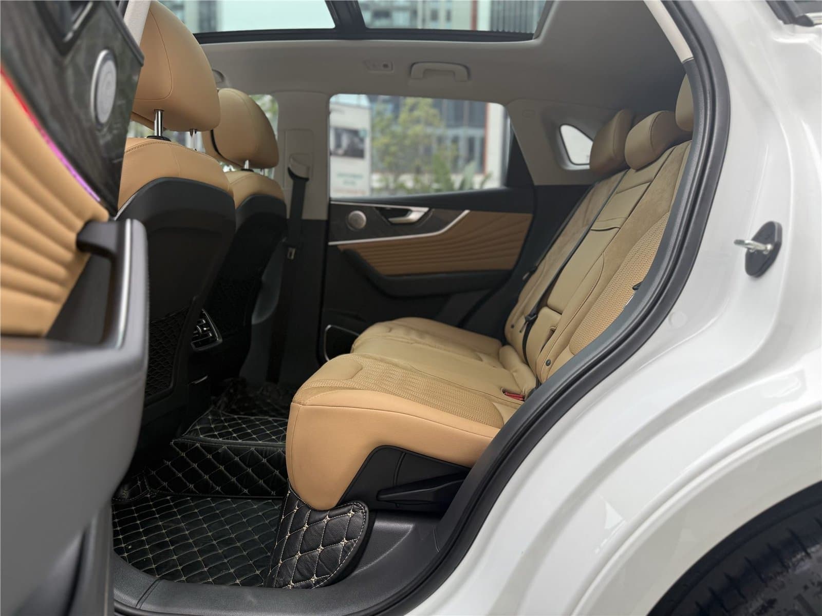 2023 Hongqi HS5 2.0T 4WD Pro Used Car gallery