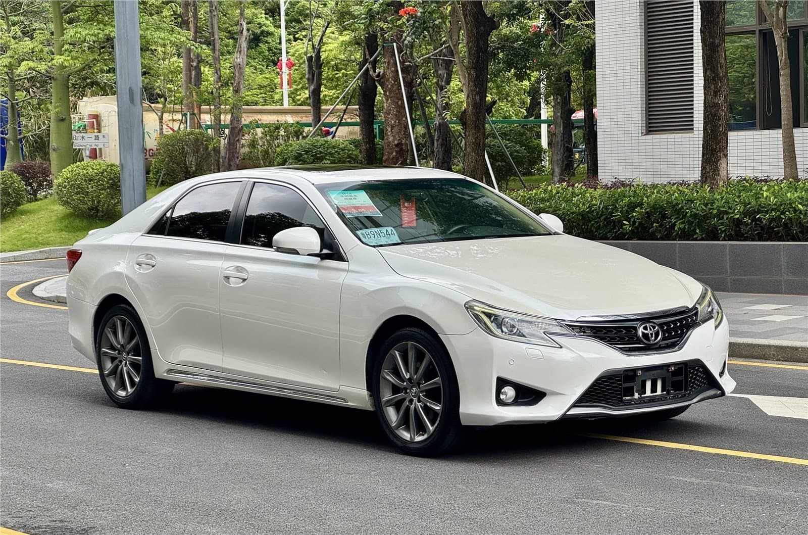 2013 Toyota Reiz 2.5V Used Car gallery