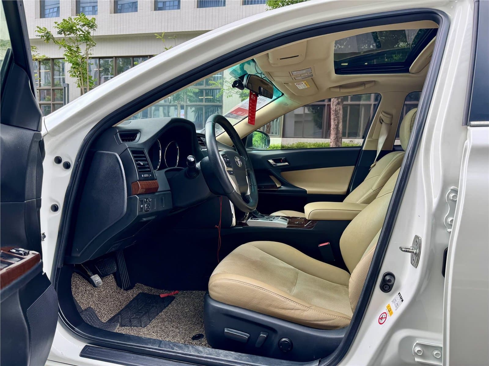 2013 Toyota Reiz 2.5V Used Car gallery