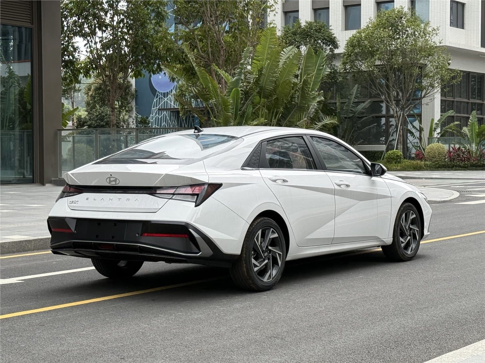 2023 Hyundai Elantra 1.5L CVT GLXElite Edition Used Car gallery