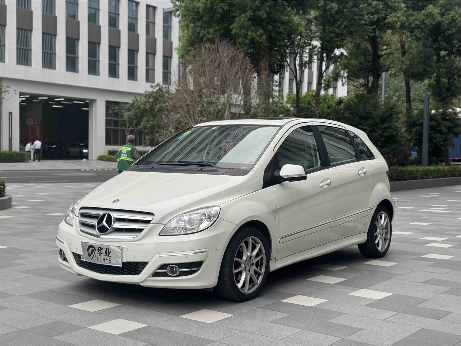 2009 Mercedes-Benz B-Class B 200 Used Car gallery