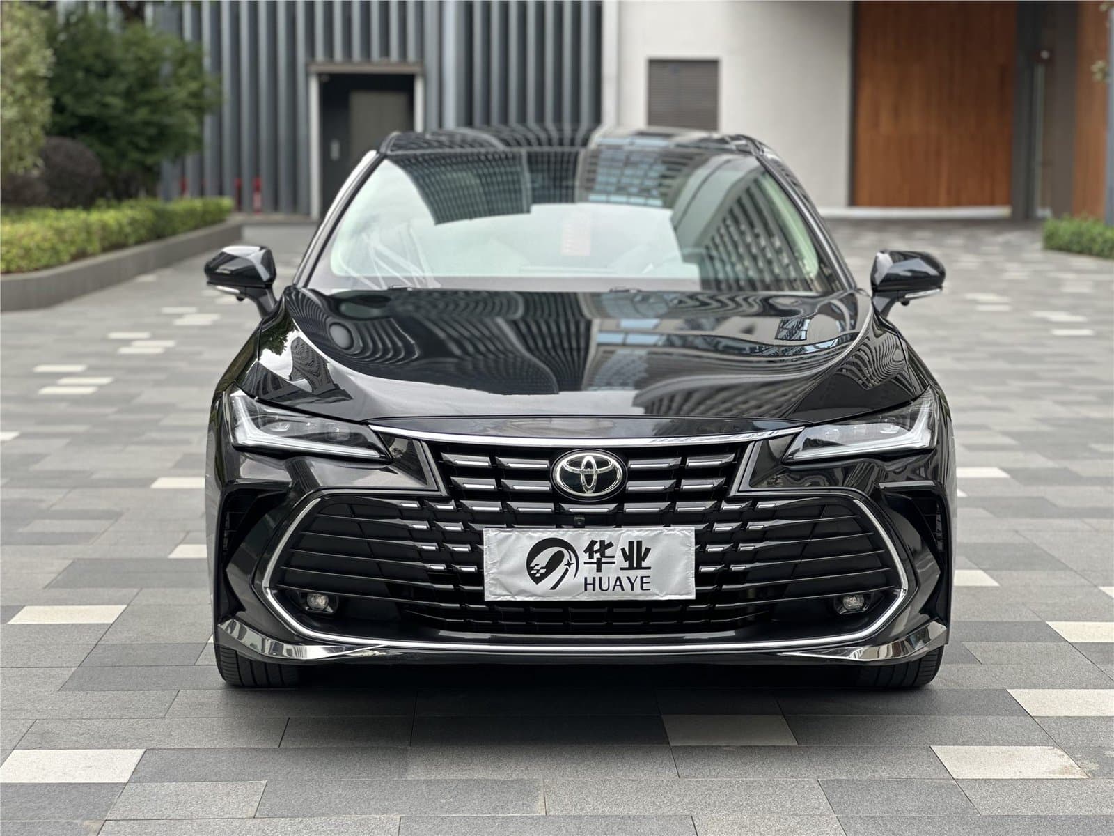 2023 Toyota Avalon 2.0L Luxury Edition Used Car gallery
