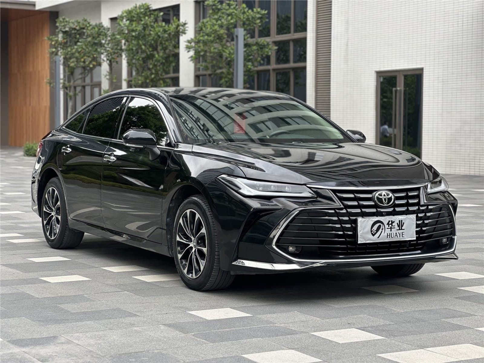 2023 Toyota Avalon 2.0L Luxury Edition Used Car gallery