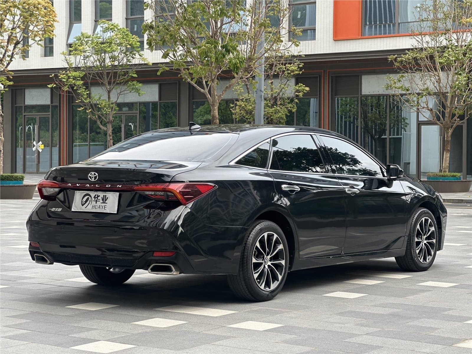 2023 Toyota Avalon 2.0L Luxury Edition Used Car gallery
