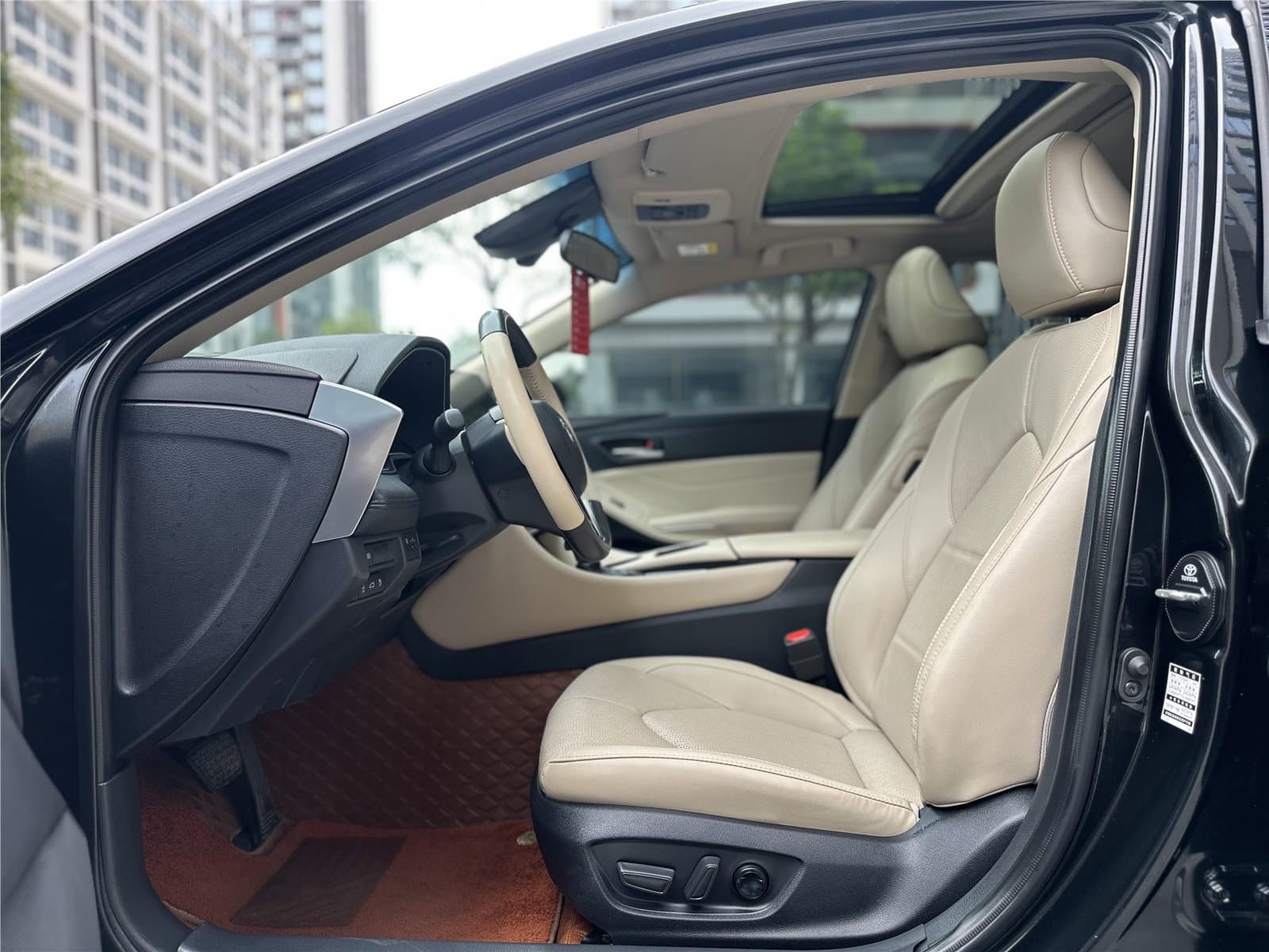 2023 Toyota Avalon 2.0L Luxury Edition Used Car gallery