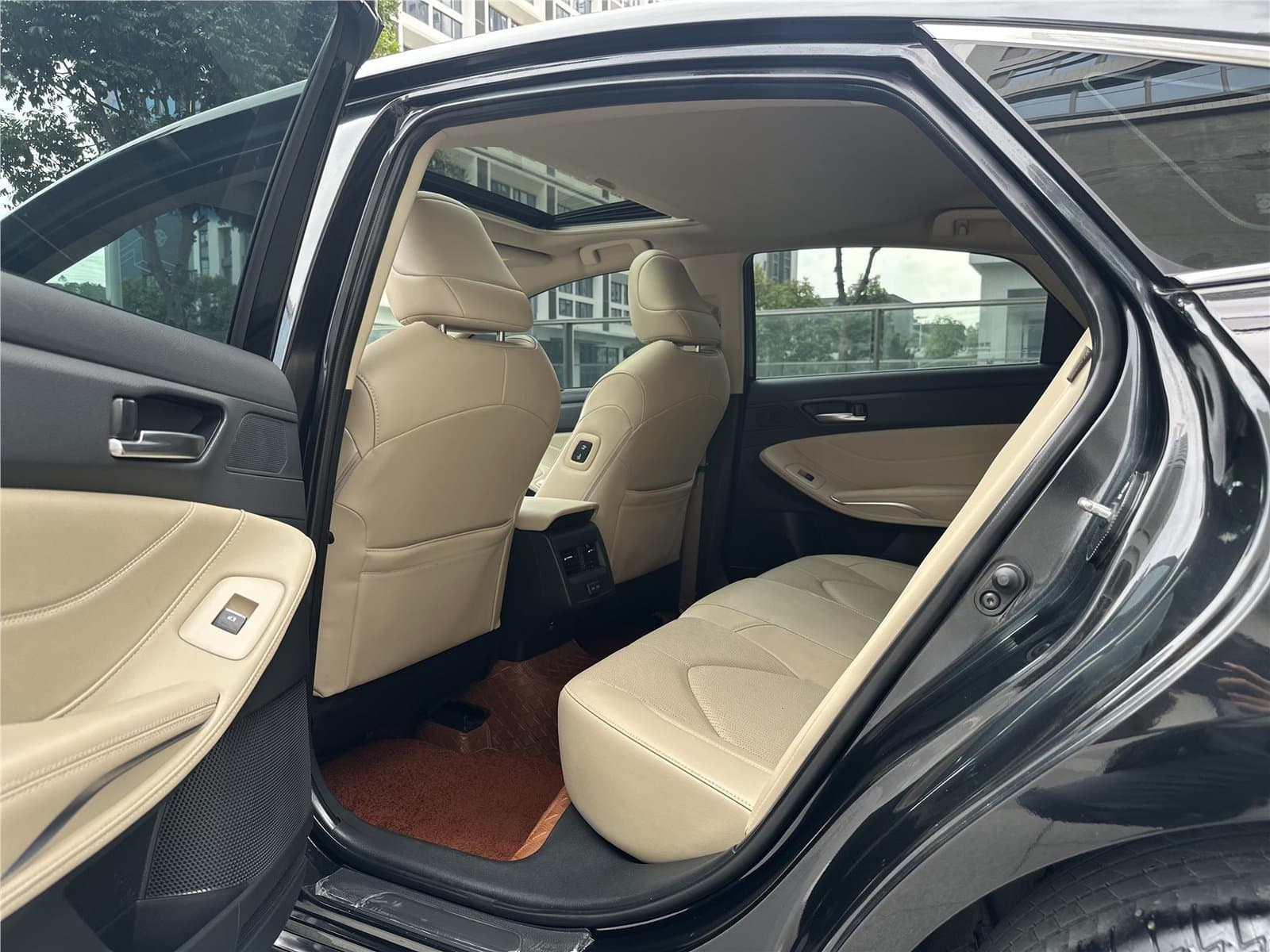 2023 Toyota Avalon 2.0L Luxury Edition Used Car gallery