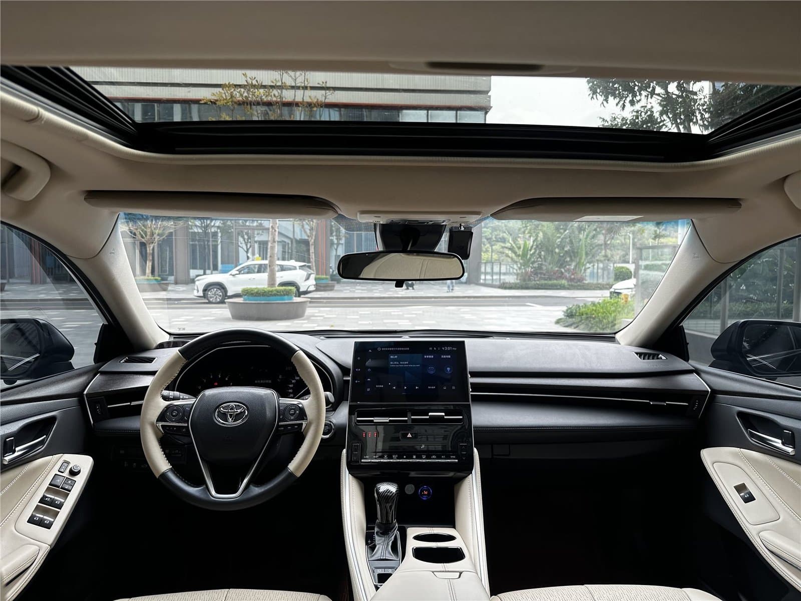 2023 Toyota Avalon 2.0L Luxury Edition Used Car gallery