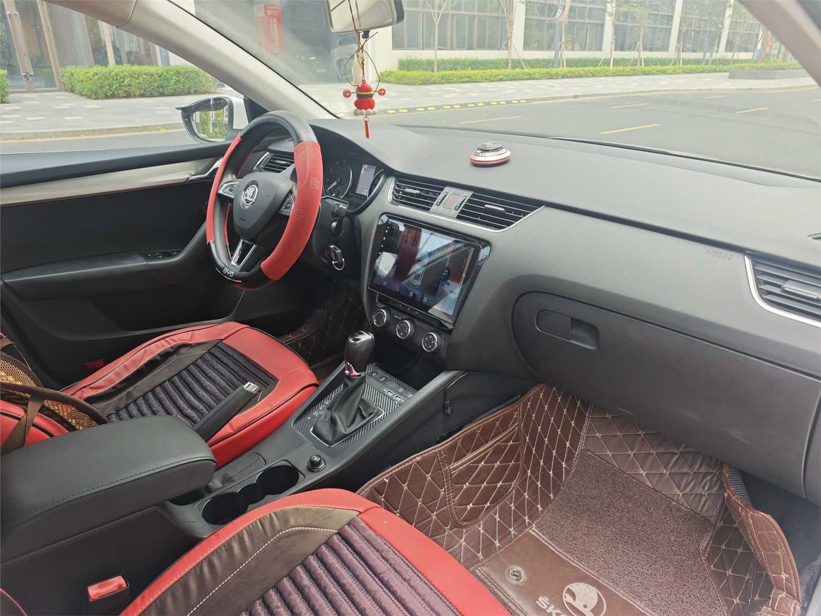 2019 Skoda Octavia 1.5L Automatic Comfort Edition China VI Used Car gallery
