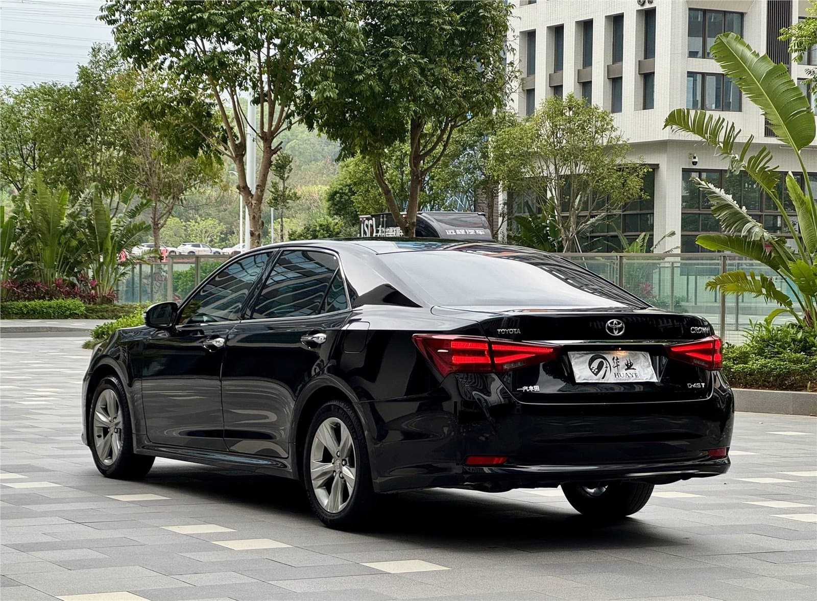 2015 Toyota Crown 2.0T Used Car gallery