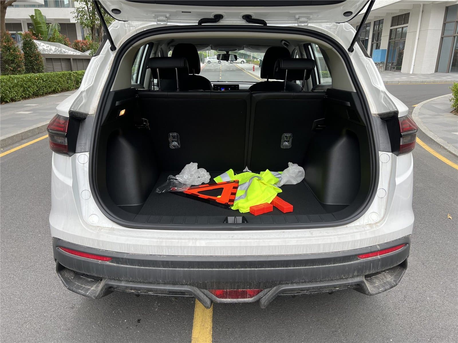 2025 Geely Coolray 1.5L CVT Used Car gallery