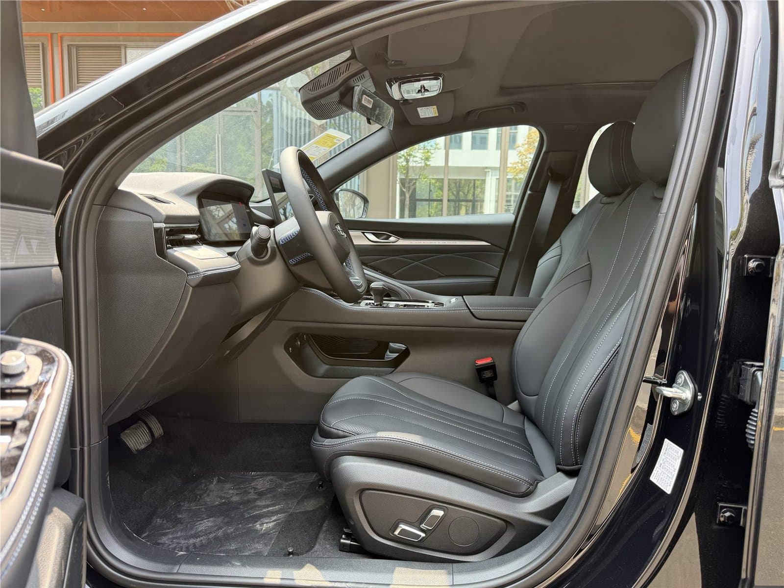 2026 Geely Preface 1.5TD Used Car gallery