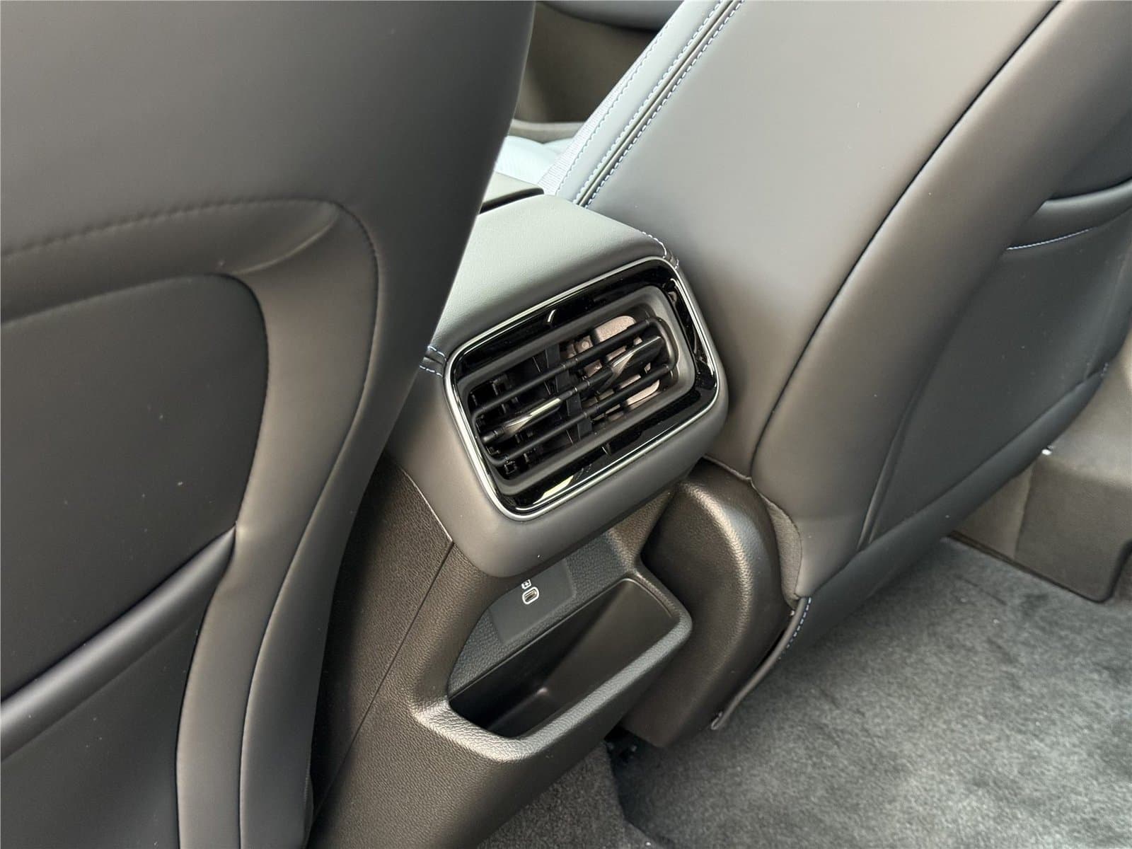 2026 Geely Preface 1.5TD Used Car gallery