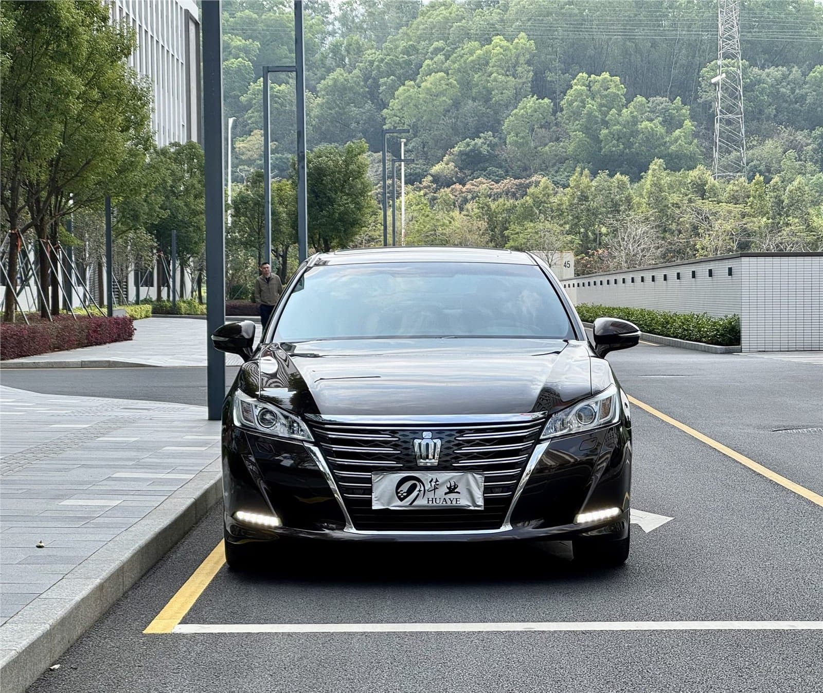 2015 Toyota Crown 2.0T Used Car gallery
