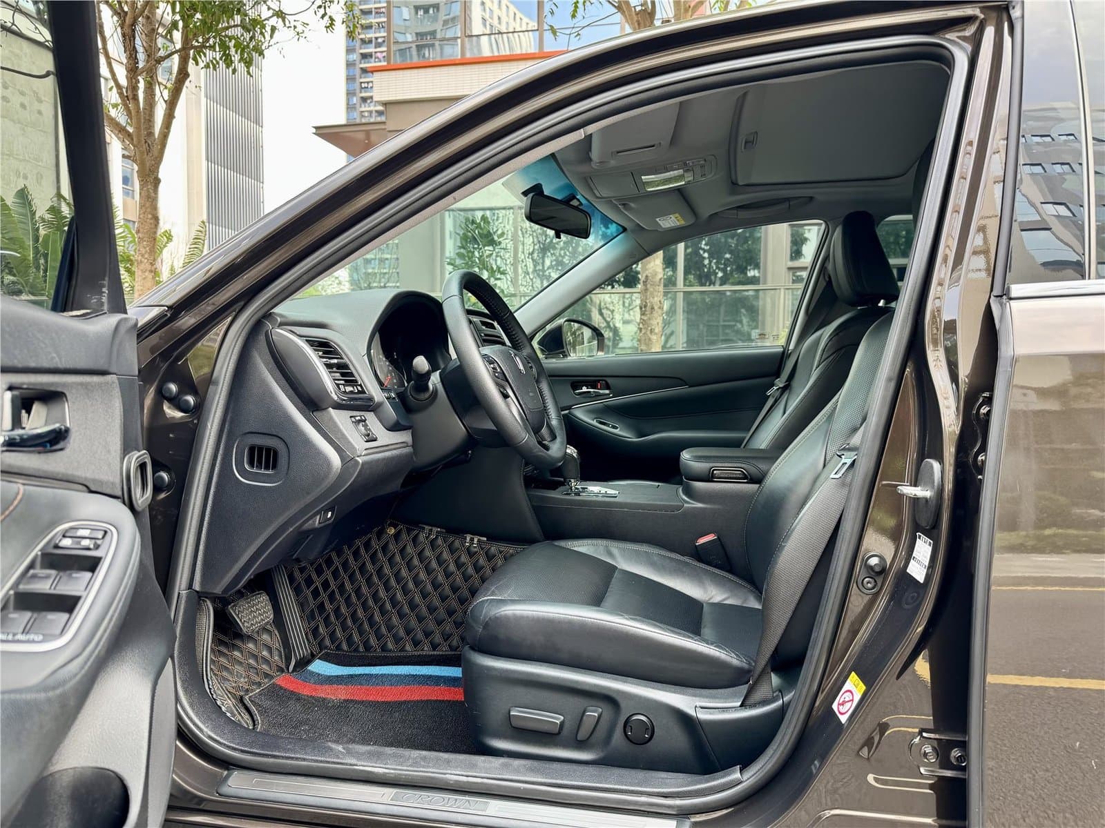 2015 Toyota Crown 2.0T Used Car gallery