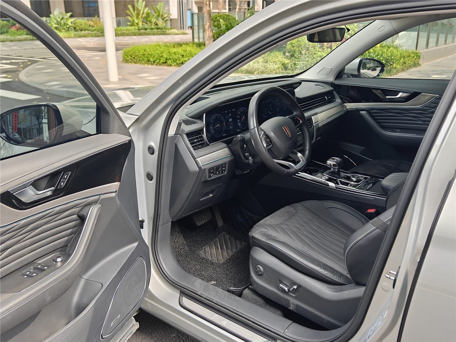 2022 Hongqi HS5 Facelift 2.0T 4WD Used Car gallery