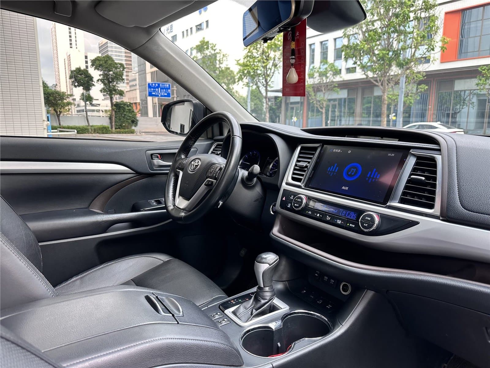 2018 Toyota Highlander 2.0T 4WD Premium Edition 7 China V Used Car gallery