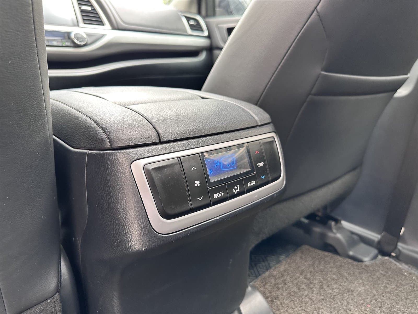 2018 Toyota Highlander 2.0T 4WD Premium Edition 7 China V Used Car gallery