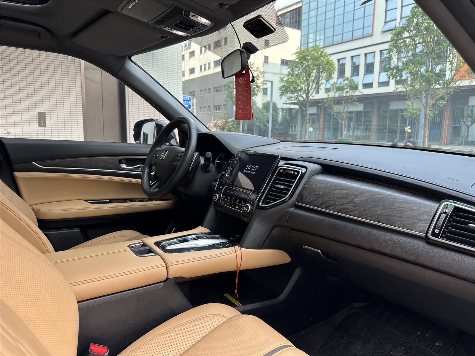 2020 Honda UR-V 370TURBO 2WD Used Car gallery