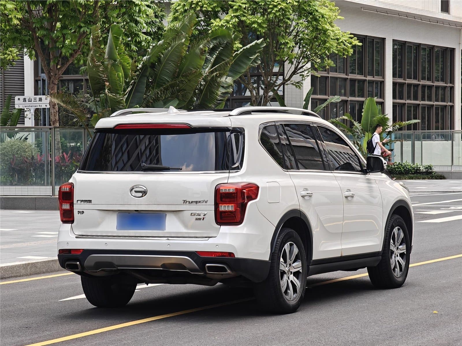 2017 GAC Trumpchi GS7 320T 2WD Used Car gallery