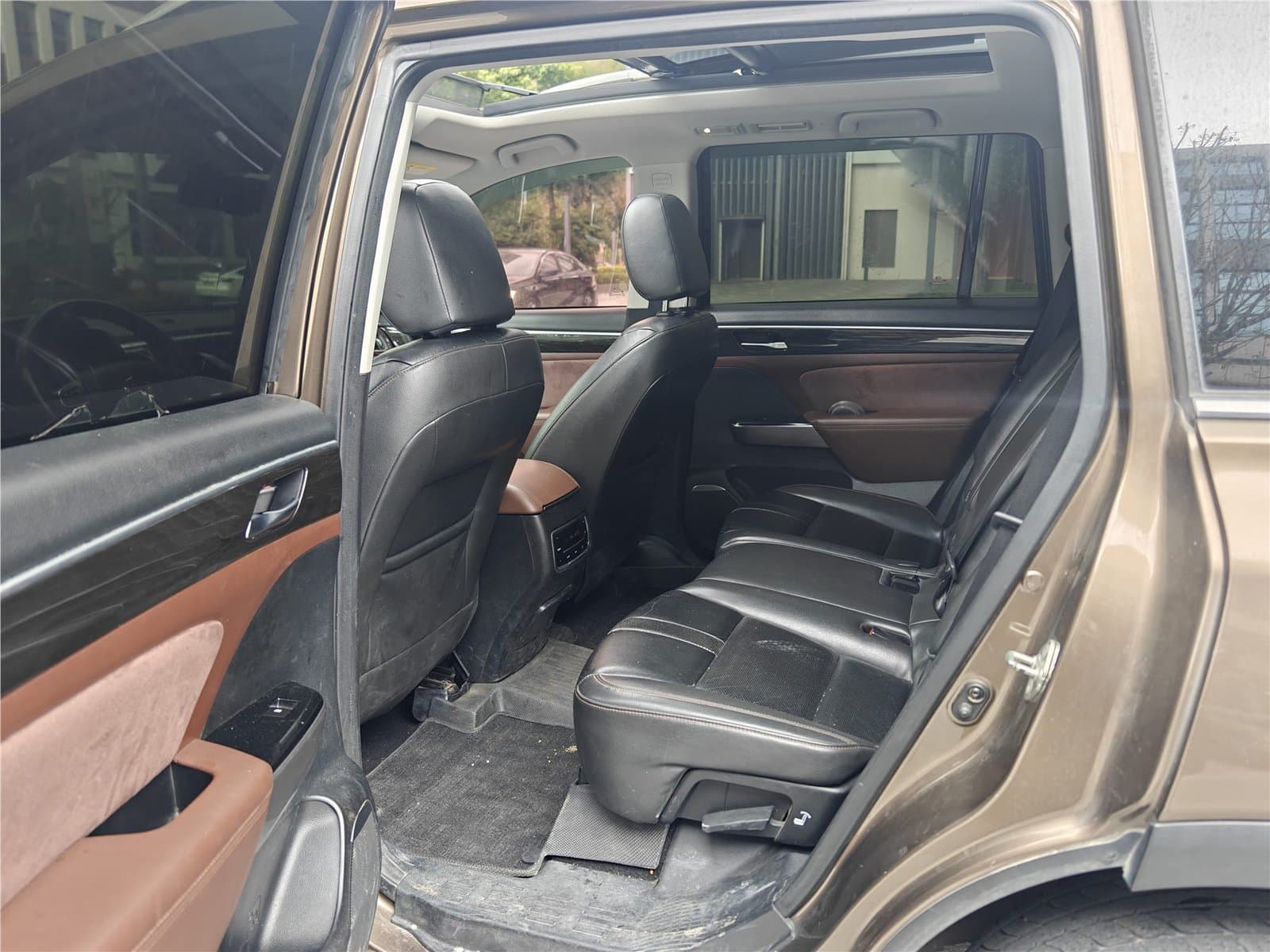 2017 GAC Trumpchi GS8 320T 2WD Luxury Edition Used Car gallery