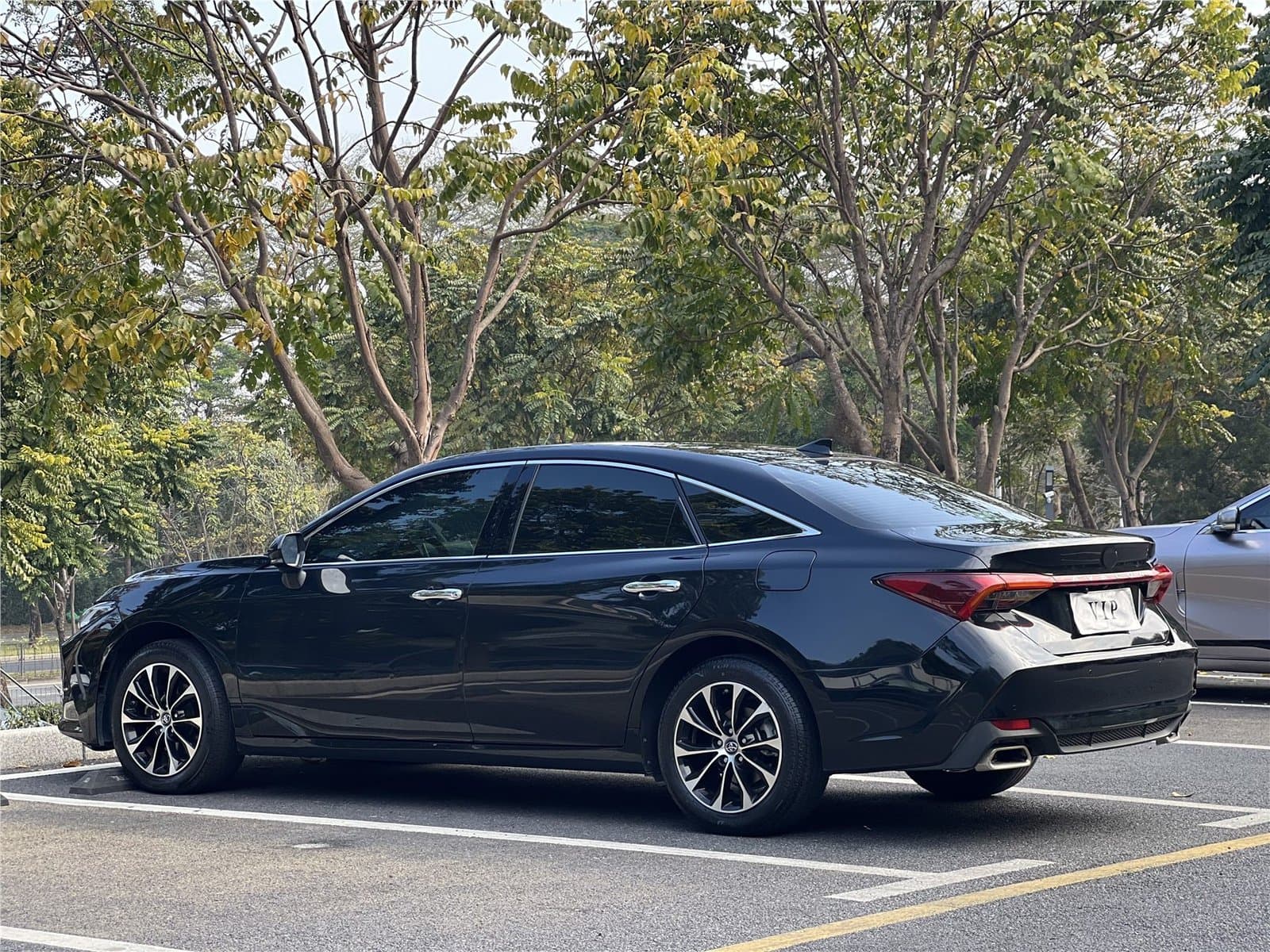 2023 Toyota Avalon 2.0L Luxury Edition Used Car gallery