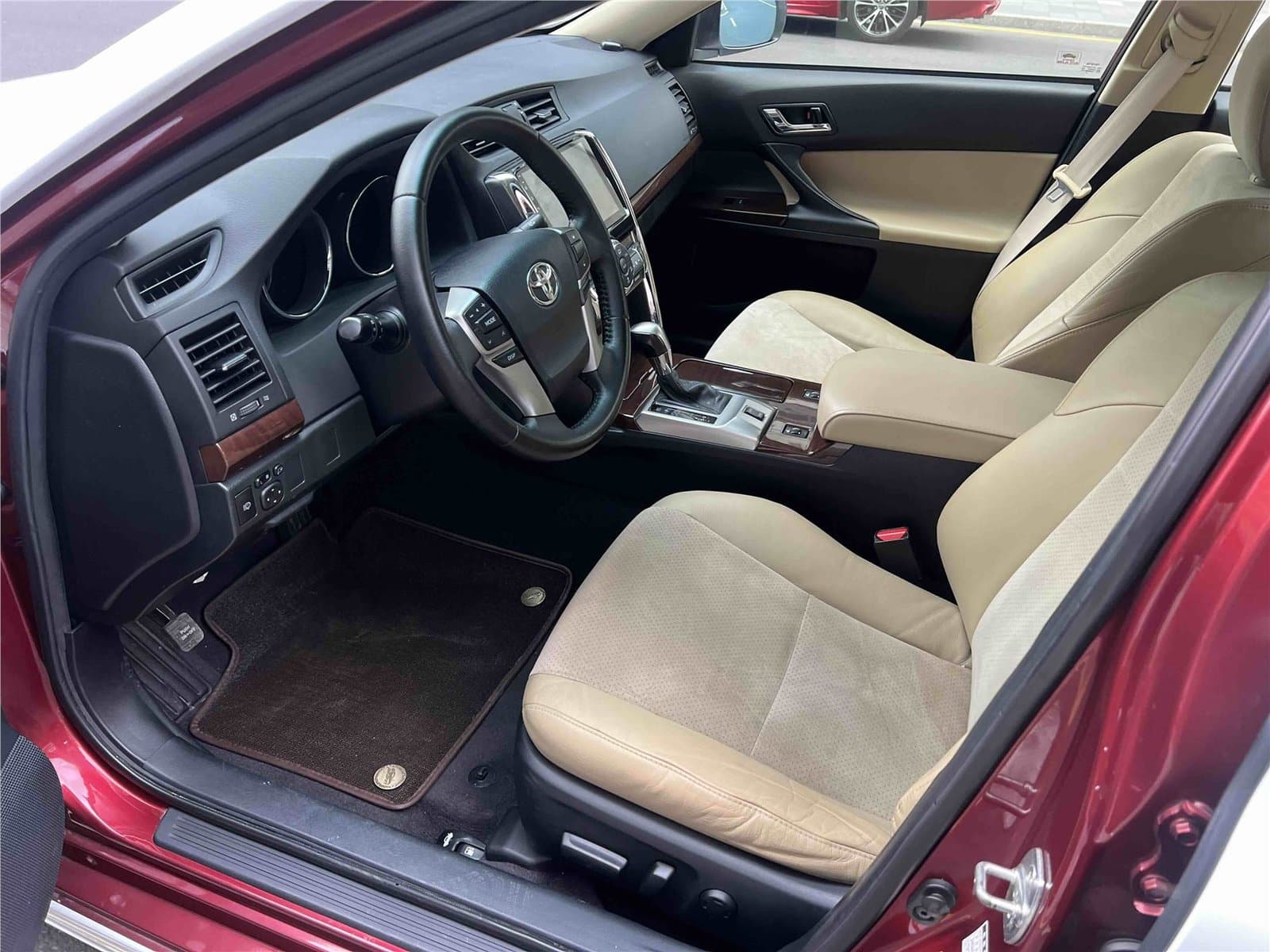 2013 Toyota Reiz 2.5V Used Car gallery