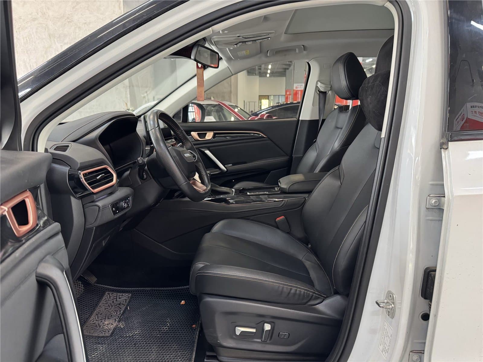 2019 Baojun RS-5 1.5T CVT Premium Edition China VI Used Car gallery