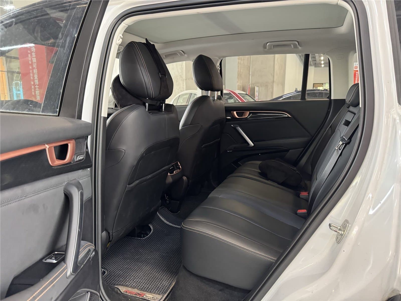 2019 Baojun RS-5 1.5T CVT Premium Edition China VI Used Car gallery