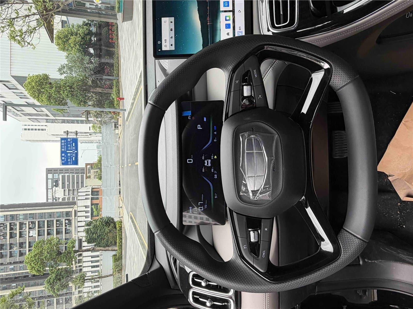 2025 Geely Boyue L 1.5TD DCT Used Car gallery