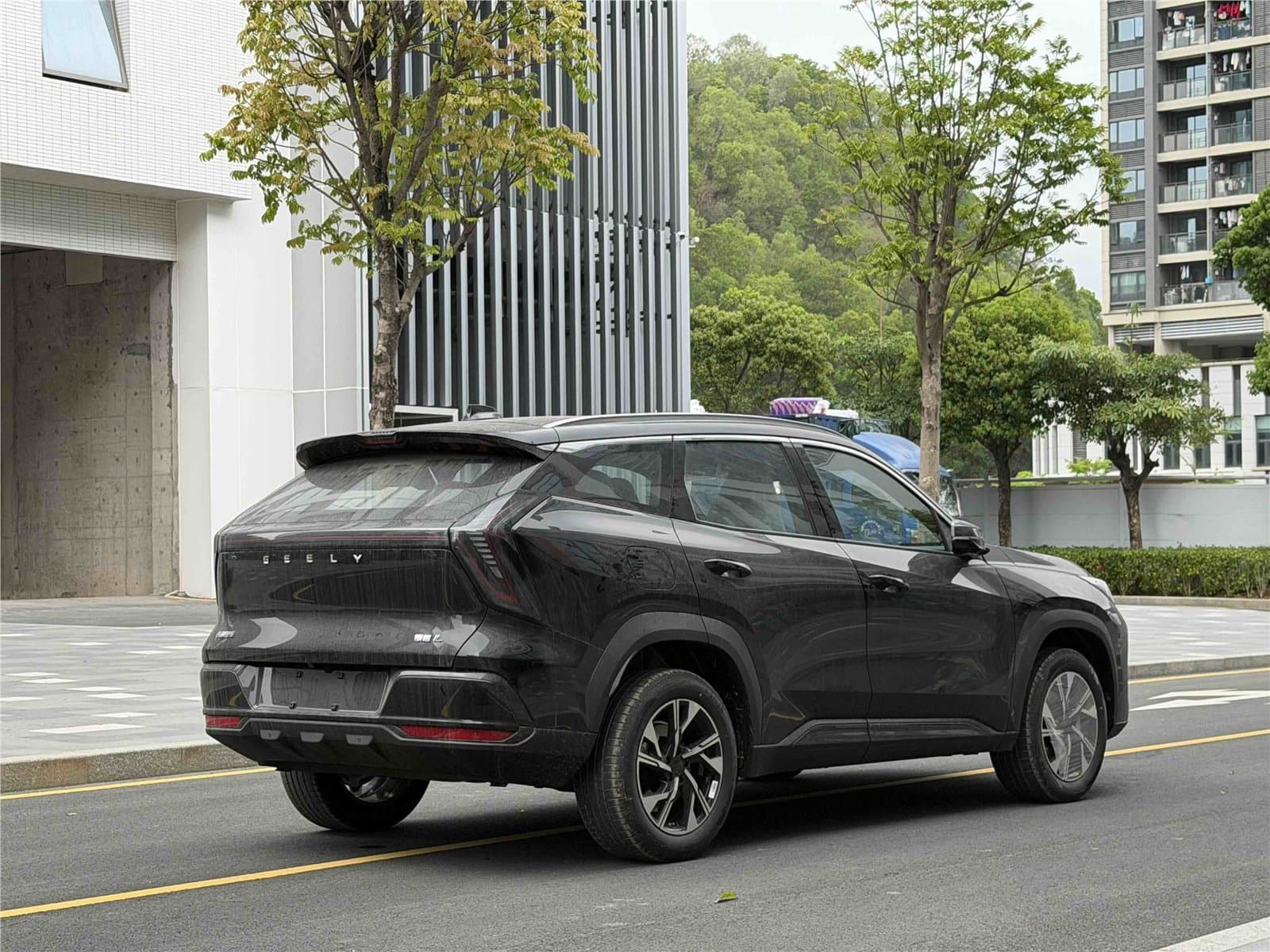 2025 Geely Boyue L 1.5TD DCT Used Car gallery