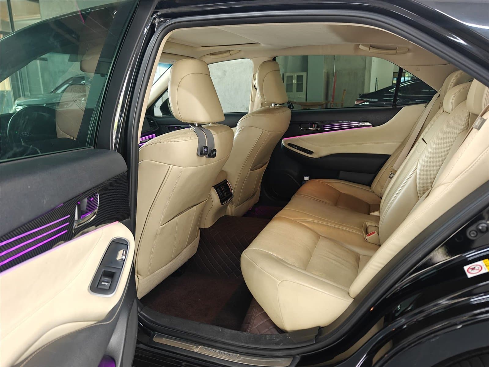 2015 Toyota Crown 2.0T Used Car gallery