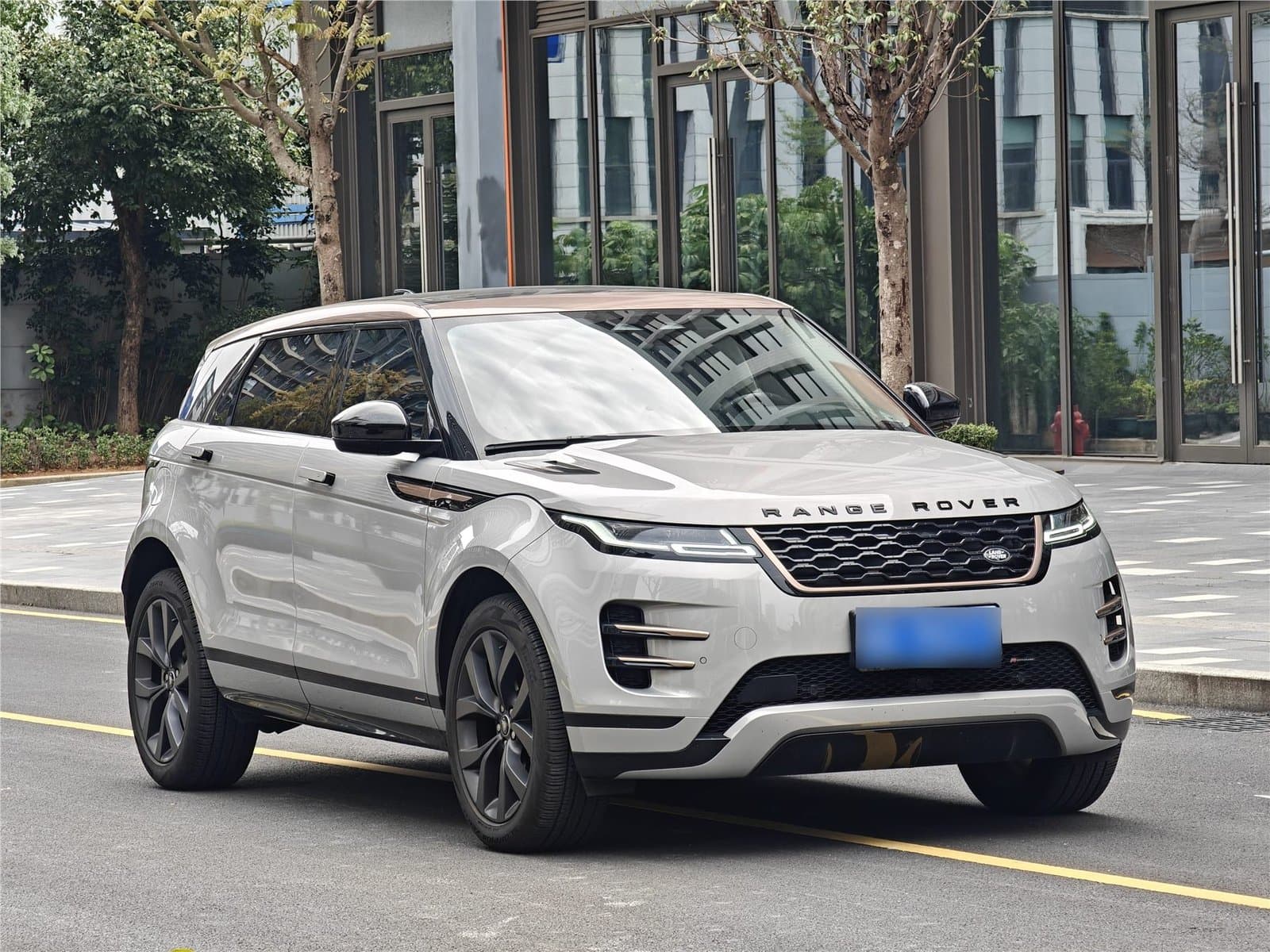 2023 Land Rover Range Rover Evoque L 249PS Used Car gallery