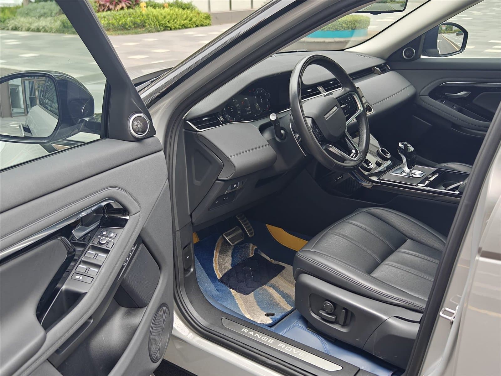 2023 Land Rover Range Rover Evoque L 249PS Used Car gallery