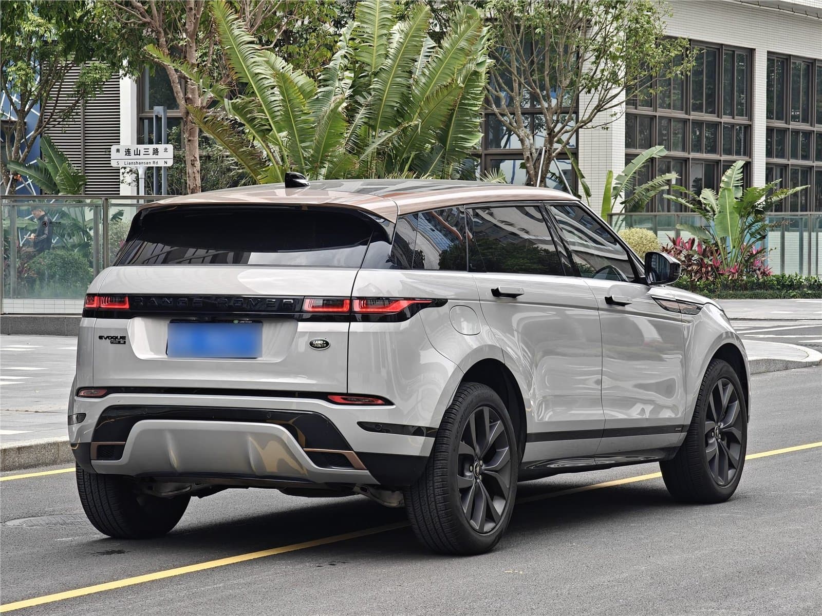 2023 Land Rover Range Rover Evoque L 249PS Used Car gallery