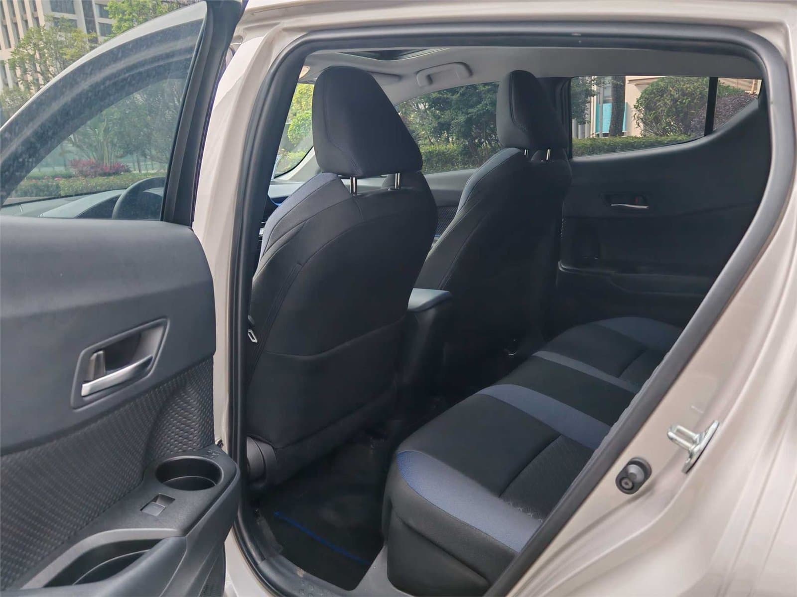 2022 Toyota C-HR 2.0L Comfort Edition Used Car gallery