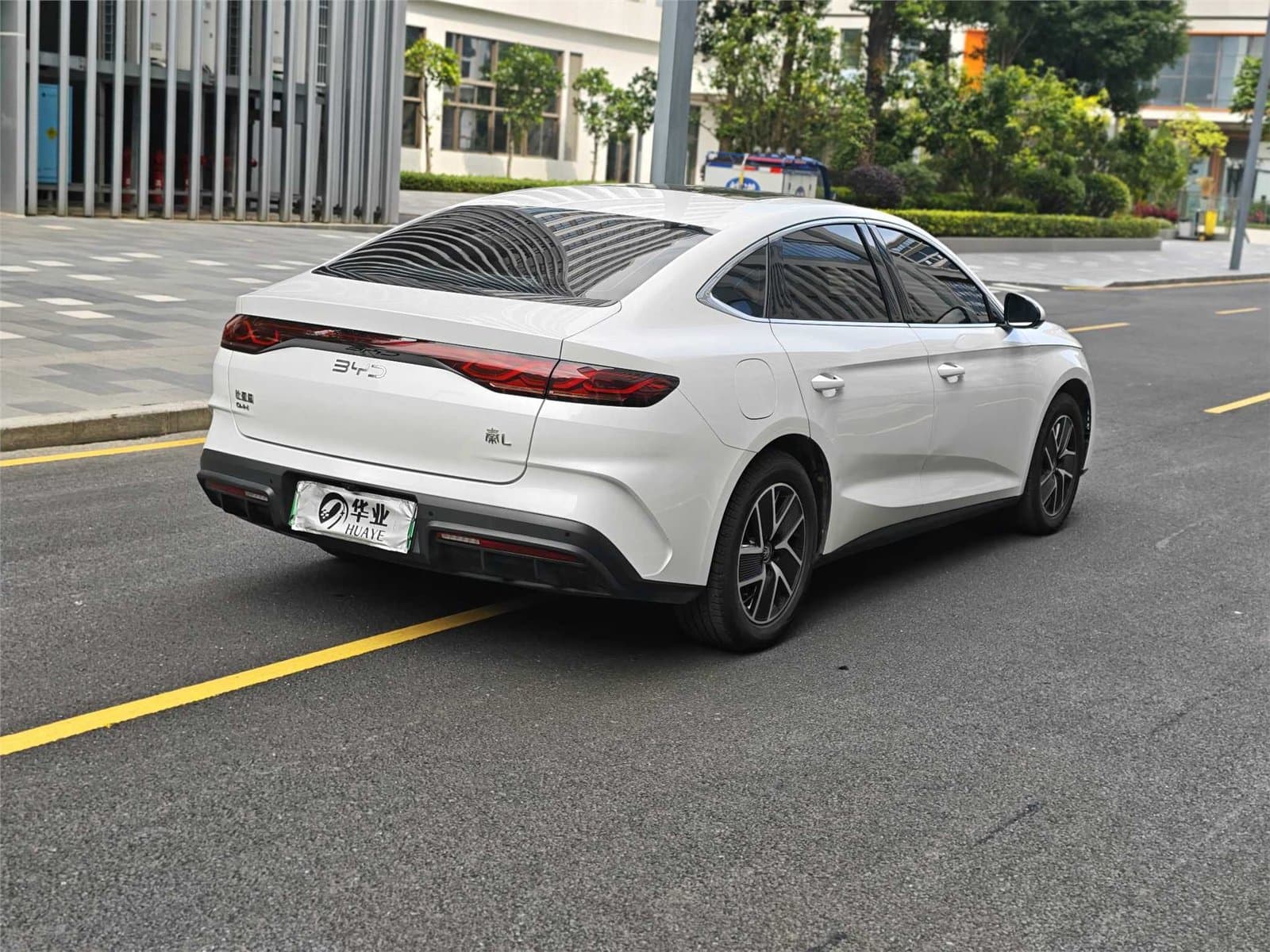 2024 BYD Qin L DM-i 120KM Used Car gallery
