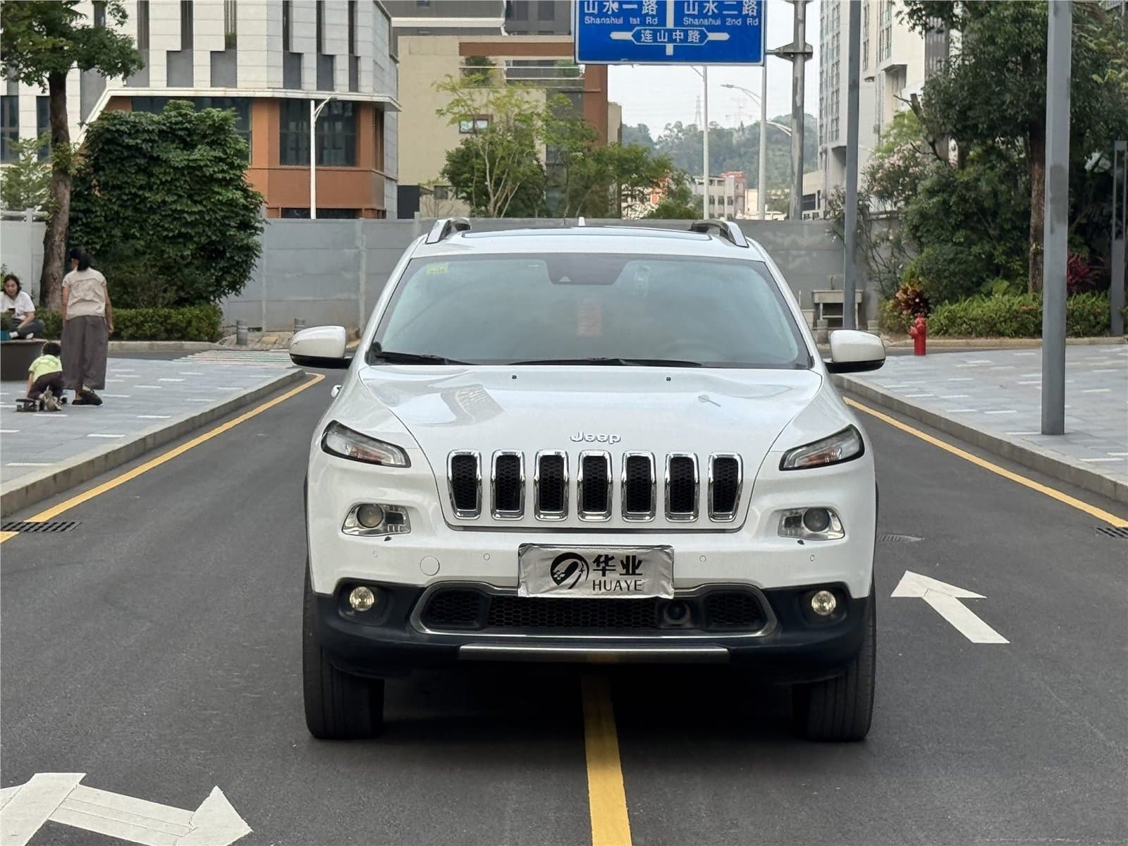 2014 Jeep Cherokee 2.4L Used Car gallery