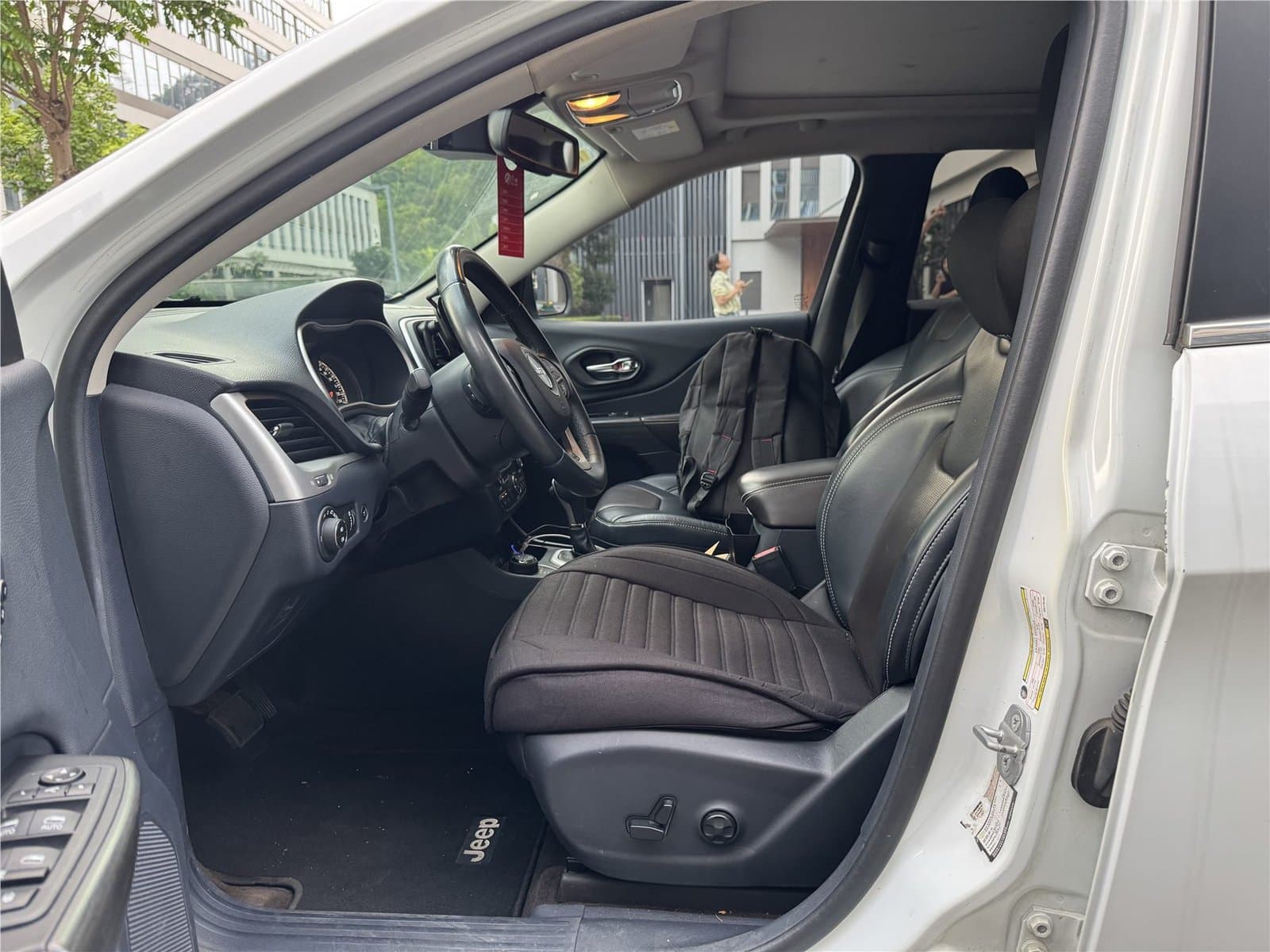 2014 Jeep Cherokee 2.4L Used Car gallery