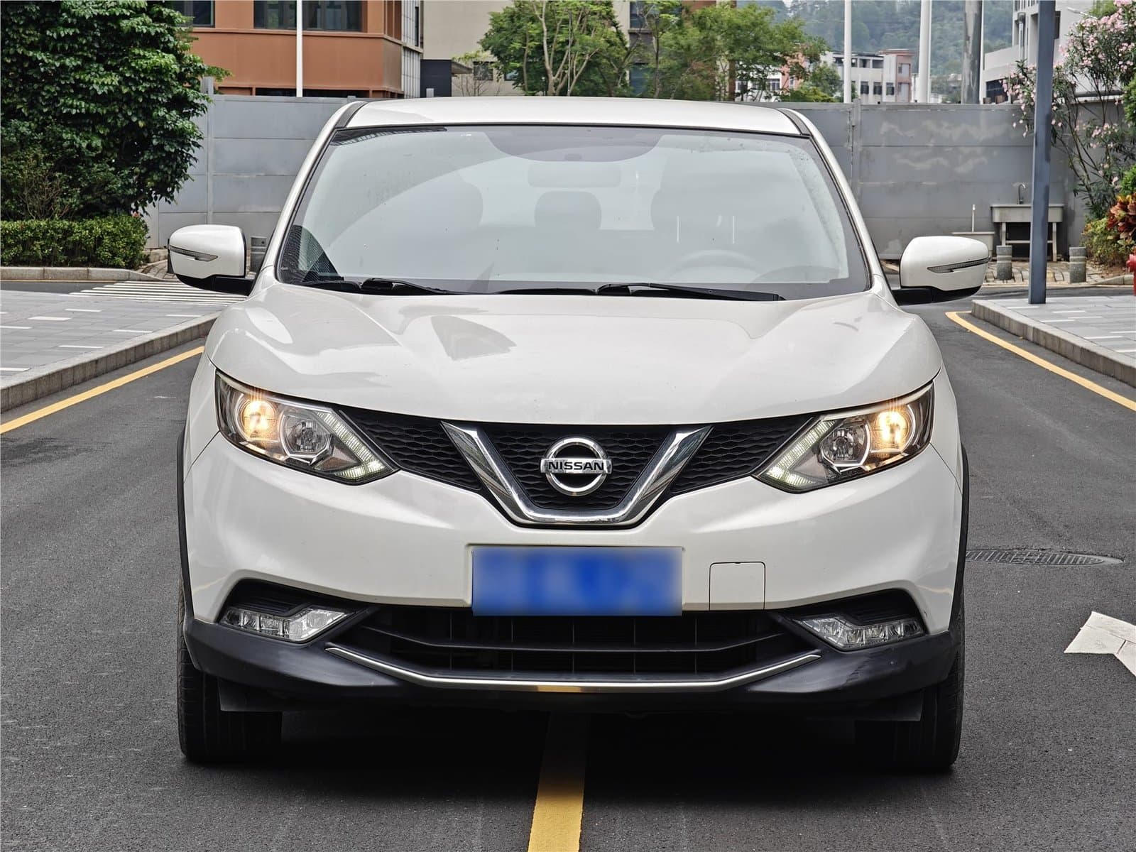 2017 Nissan Qashqai 2.0L CVT Elite Edition Used Car gallery