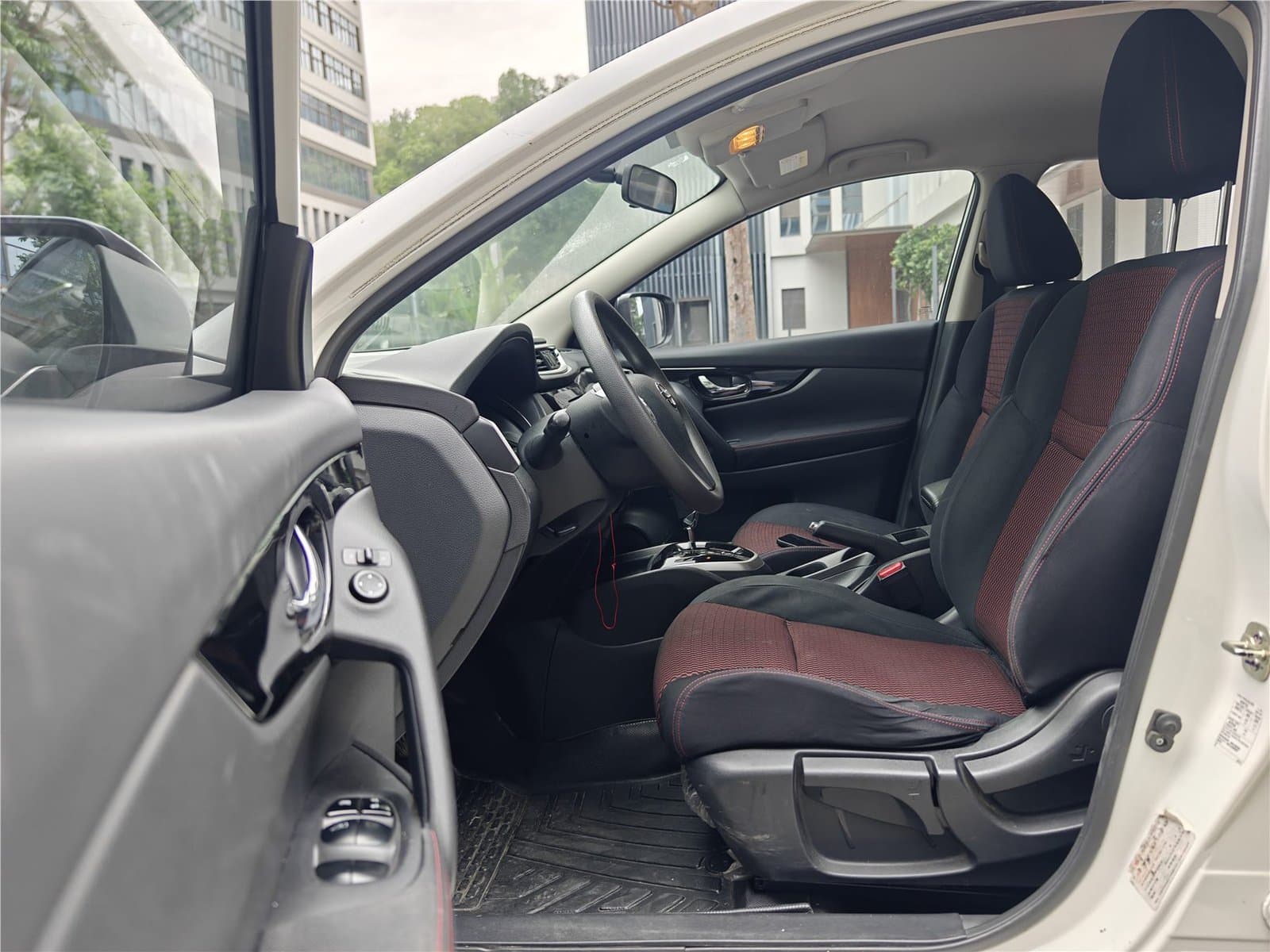 2017 Nissan Qashqai 2.0L CVT Elite Edition Used Car gallery