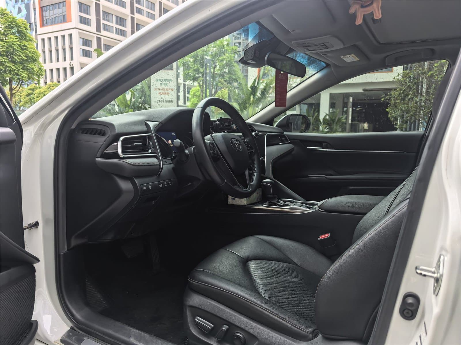 2019 Toyota Camry Facelift 2.0G Luxury Edition Used Car gallery