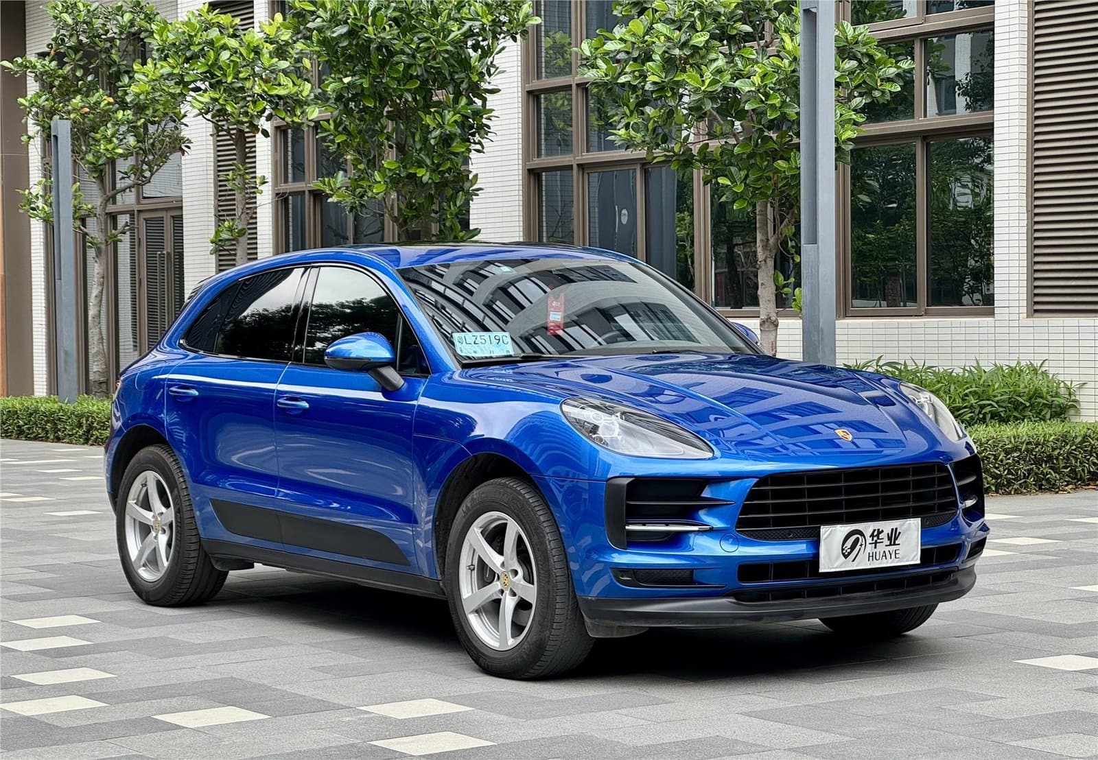 2021 Porsche Macan 2.0T Used Car gallery