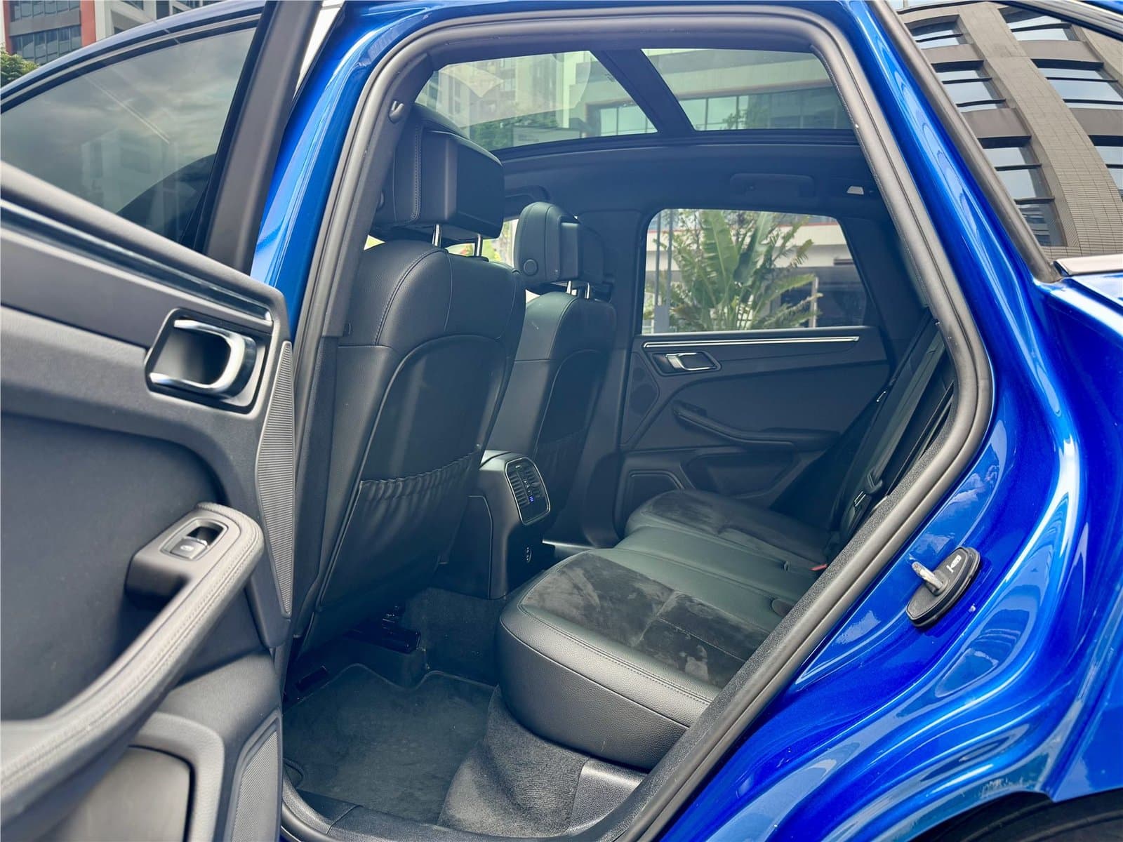 2021 Porsche Macan 2.0T Used Car gallery