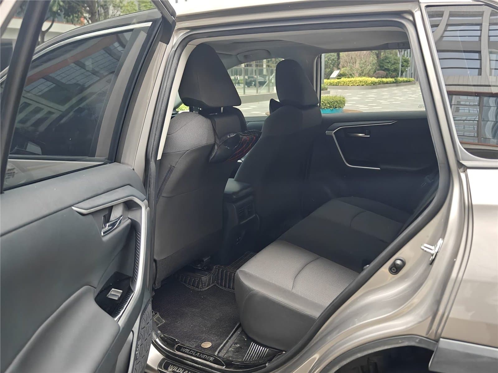 2020 Toyota RAV4 2.0L CVT2WD Used Car gallery