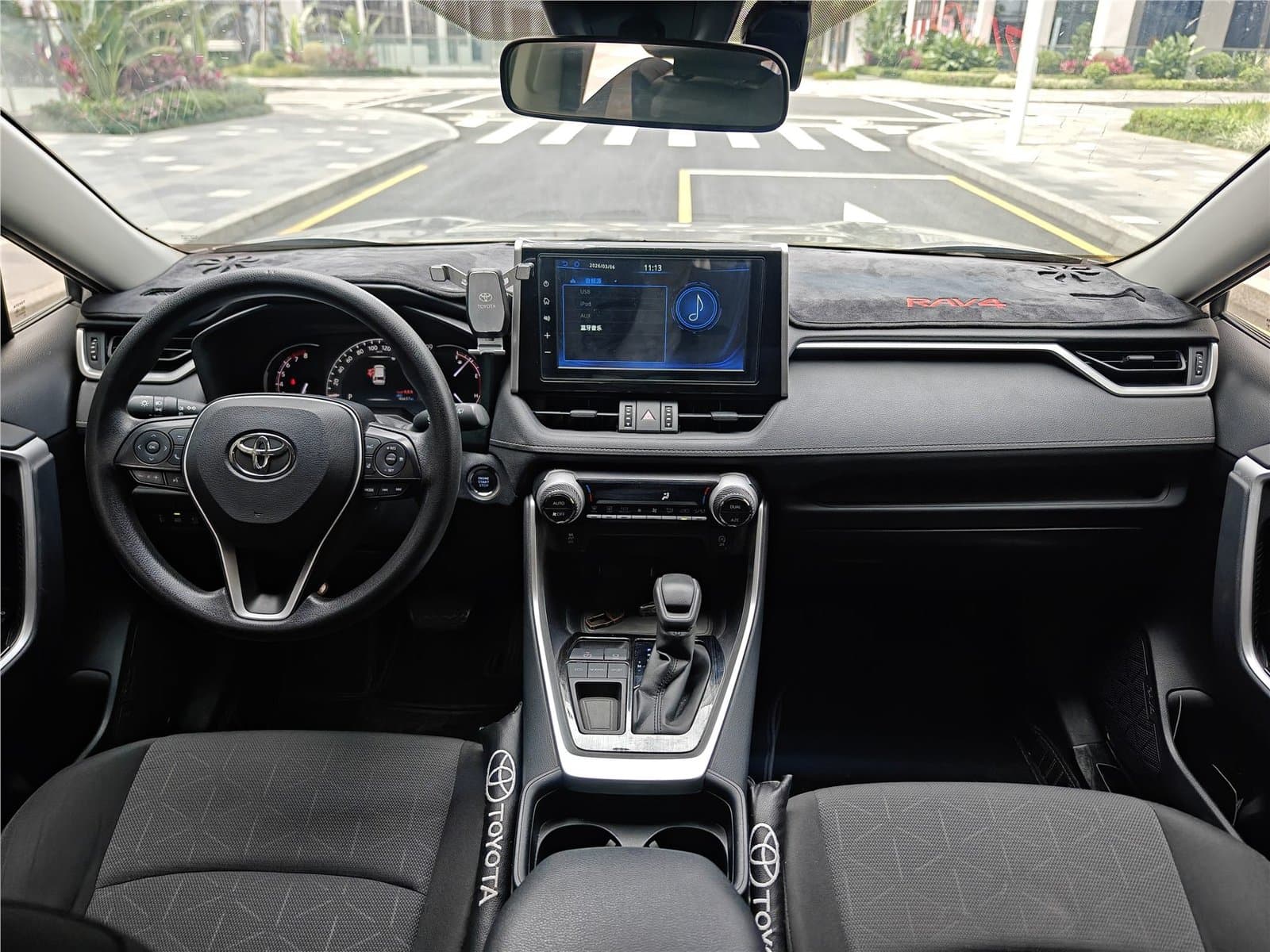 2020 Toyota RAV4 2.0L CVT2WD Used Car gallery