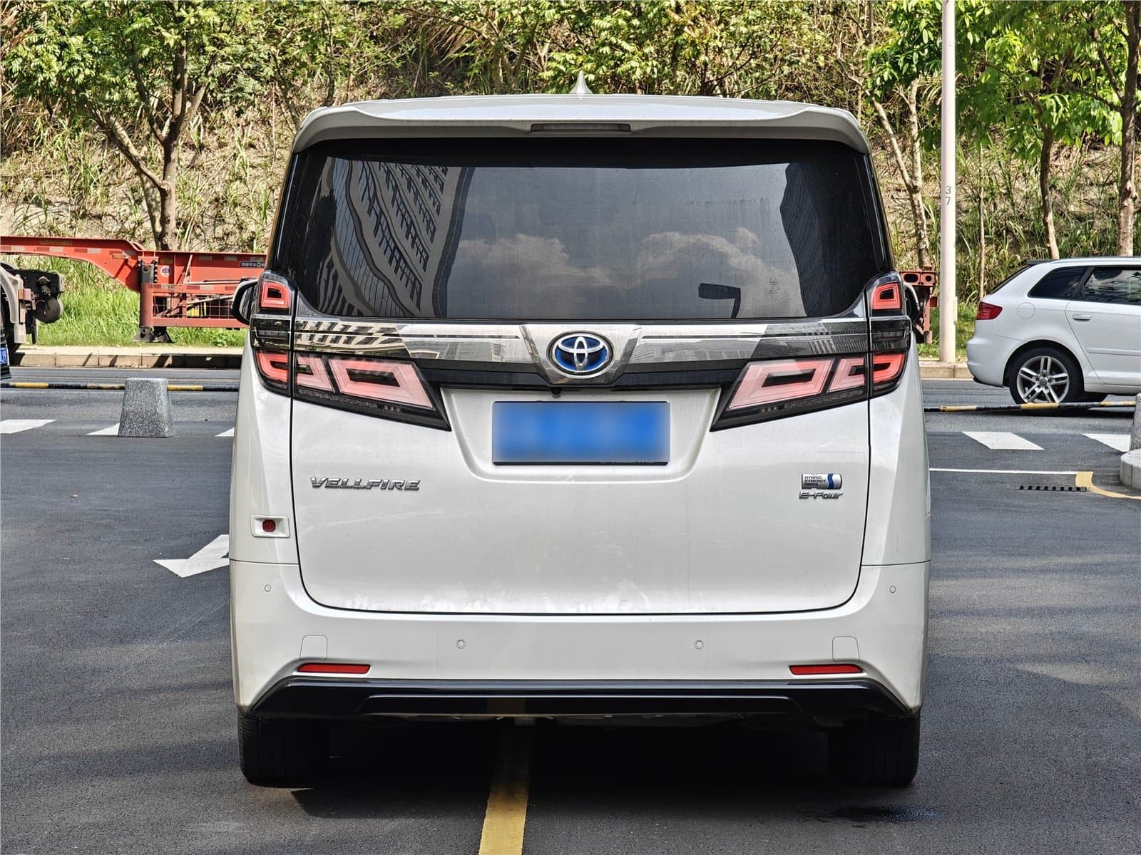 2020 Toyota Vellfire 2.5L HVLuxury Edition Used Car gallery