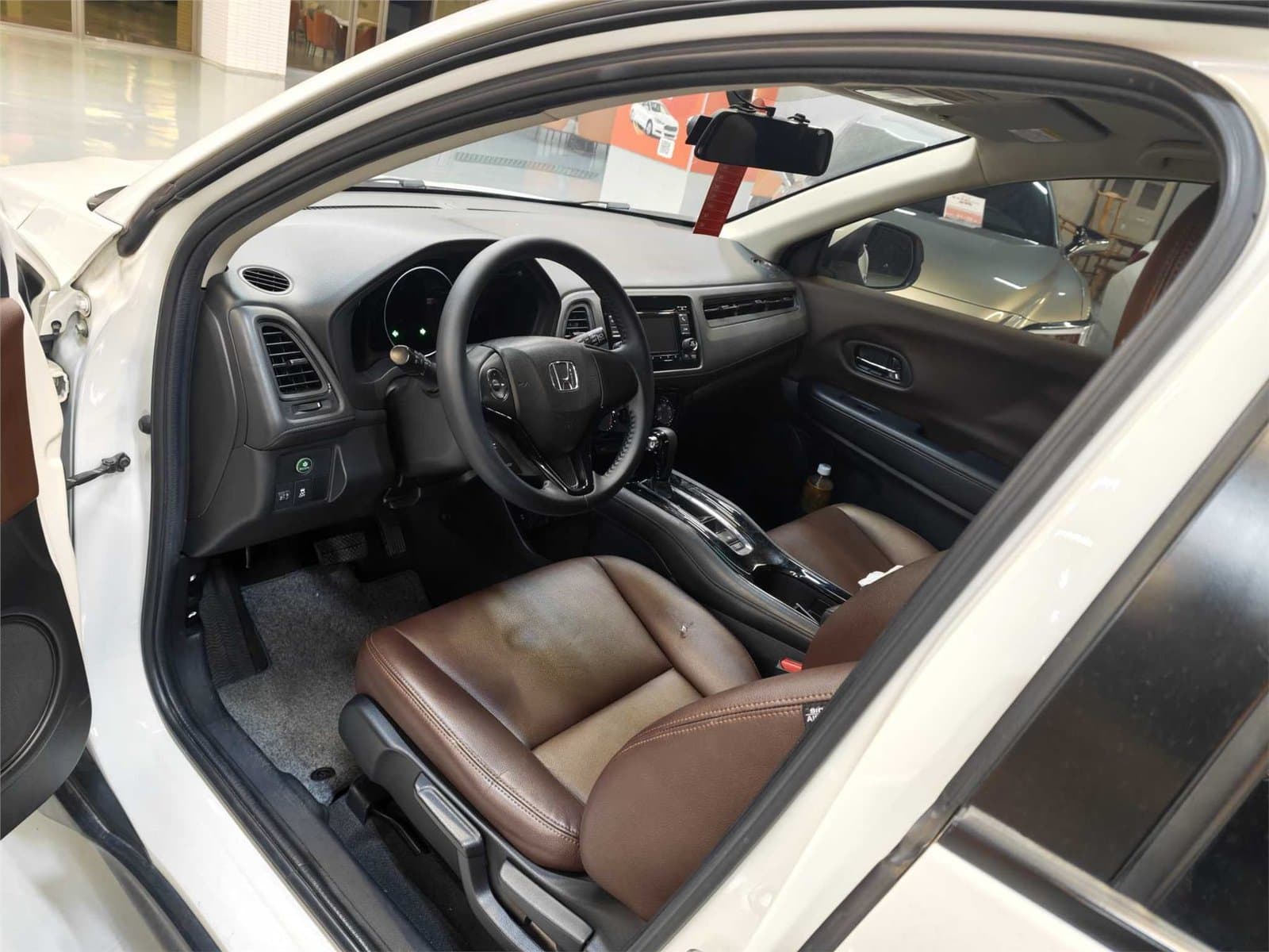 2015 Honda Vezel 1.8L CVT2WD Used Car gallery