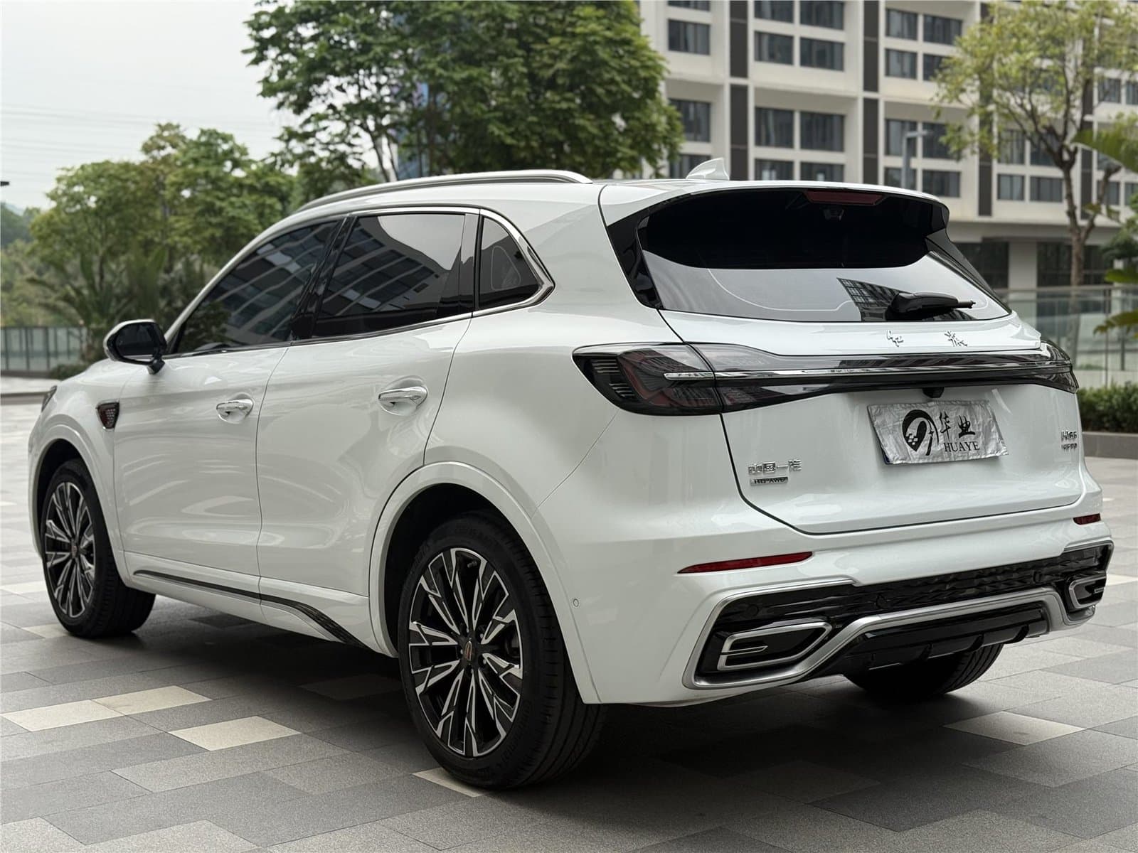 2023 Hongqi HS5 2.0T 4WD Pro Used Car gallery