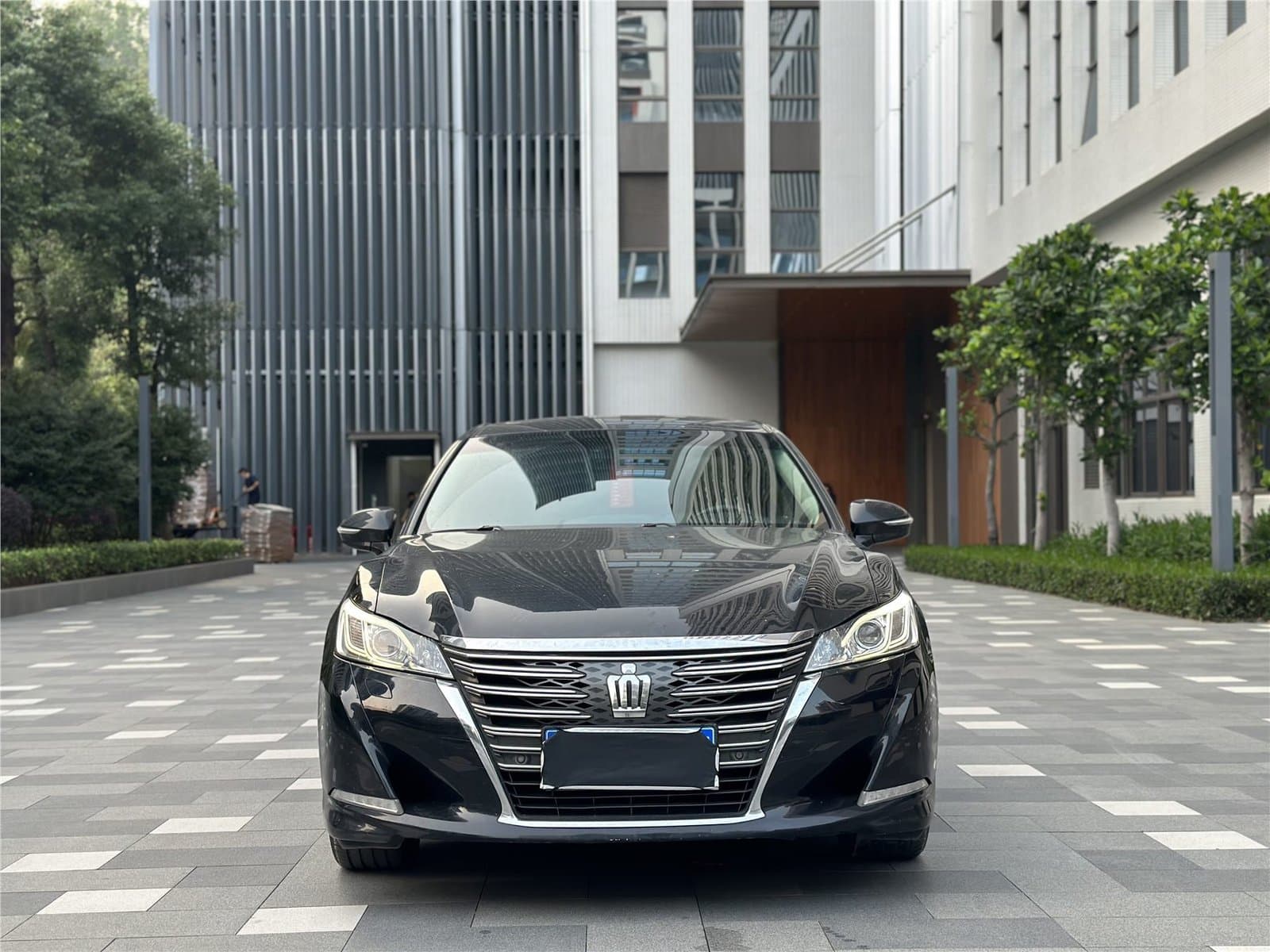 2015 Toyota Crown 2.0T Used Car gallery