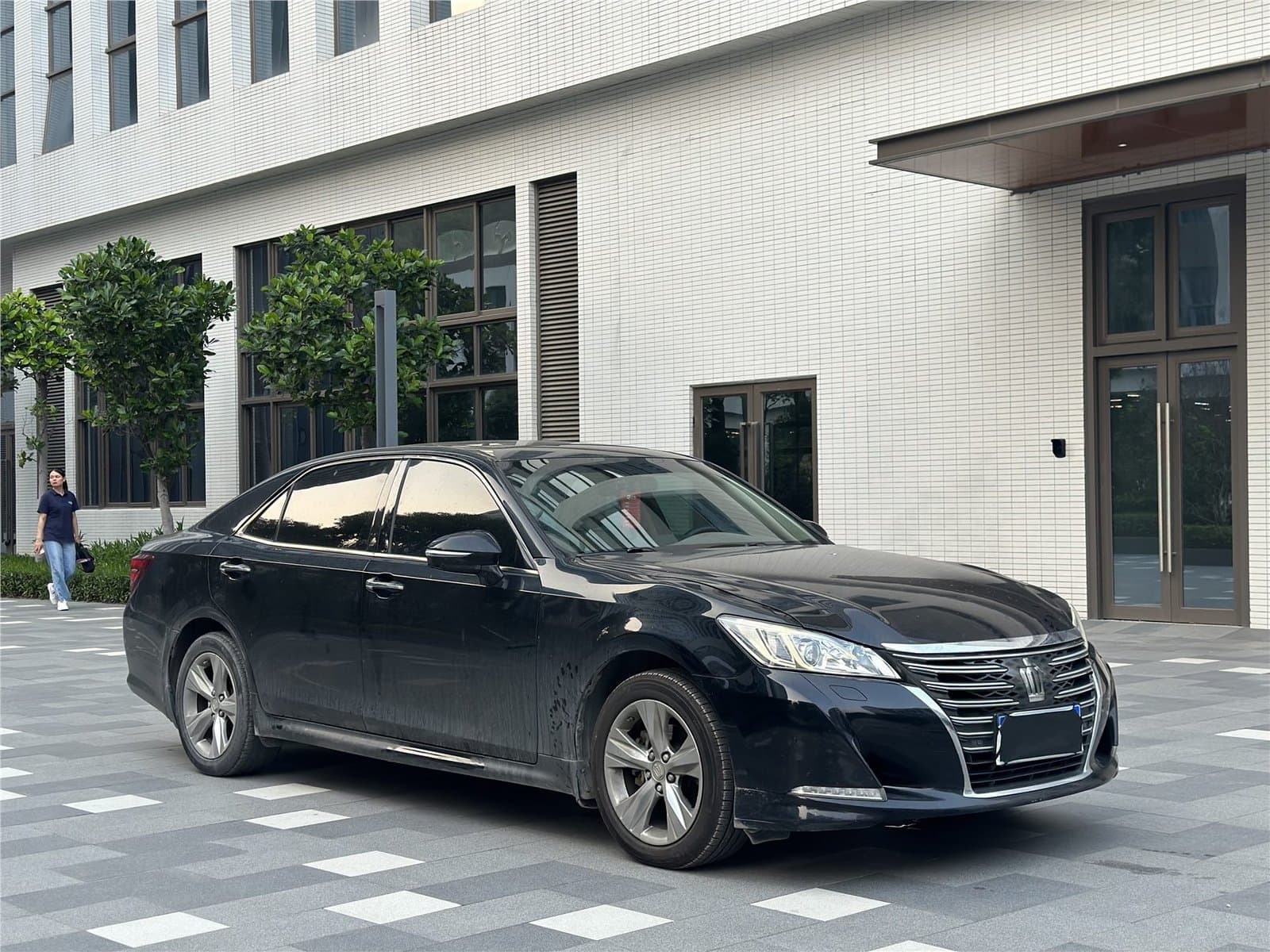 2015 Toyota Crown 2.0T Used Car gallery